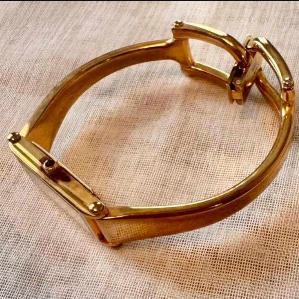 Vintage Gucci Watch gold tone watch white mother of pearl dainty bracelet watch - Picture 6 of 11